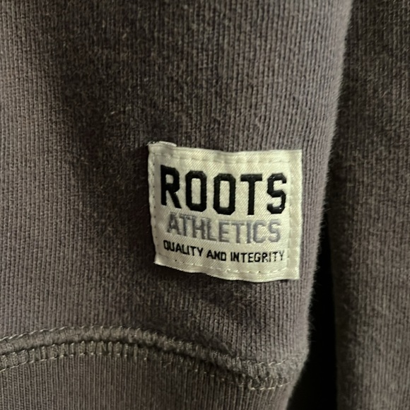 Vintage Roots Sweater (M) - Picture 3 of 8